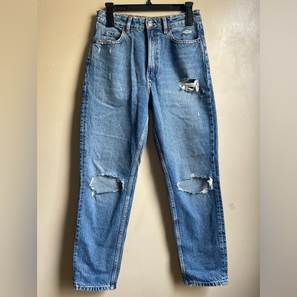 ZARA distressed Straight fit jeans size 4 barrel leg